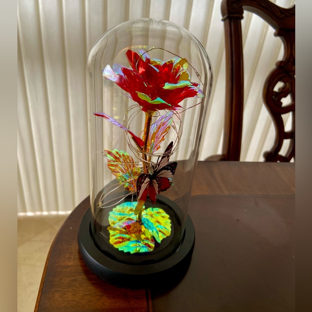 Galaxy Rose in Glass H8”&W3.5” Dome with Led Lights and Butterfly. AAA Batteries
